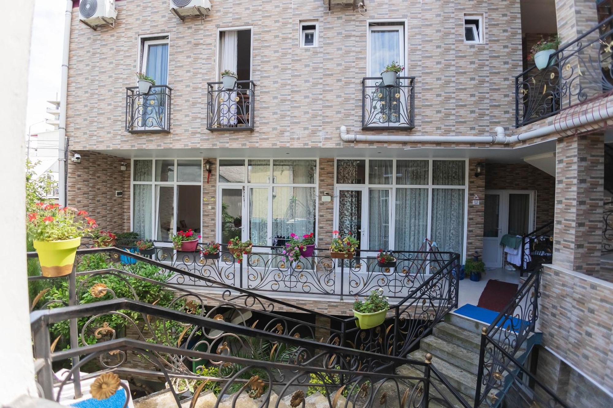 Guest House Ocean Force Batumi Eksteriør bilde
